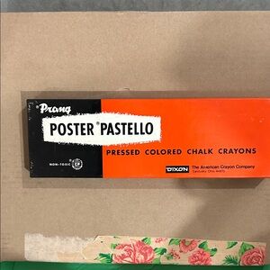 Prong Poster Pastello presses colored chalk crayons